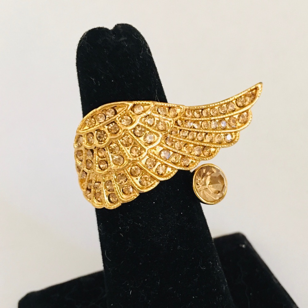 Angel wing diamanté gold ring - Picture 4 of 8